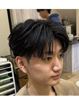 ヘアアンドフェイス ルースト(hair&face ROOST) 束感センターパート