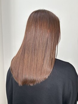 ルアナ 名古屋店(Luana)の写真/髪質改善で自然な艶ストレートに♪髪質やクセに合わせた上質な縮毛矯正で扱いやすく、忙しい朝も時短が叶う
