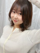 レメディフロムキン(REMEDY from KIN)&nbsp;【透け感ブラウン×外ハネミディ】顔まわりレイヤーで軽やかに