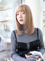 メゾンデエムスラッシュ センター北(Maison des M.SLASH) 顔まわりレイヤー/ぱっつん前髪/ホワイトブロンド/艶髪