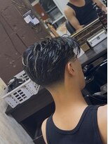 ラグジュアリーバーバーカミング 入間店(Luxury BARBER Kaming) センターパート×テーパーフェード