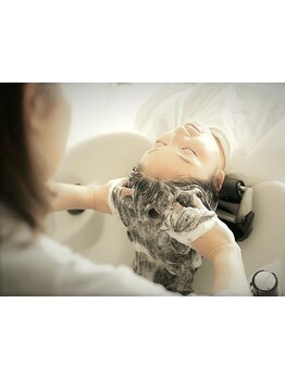 「気持ち良い」だけじゃない―お悩み別に[施術方法][薬剤]を変える“新感覚!!整体ヘッドスパ”を体感♪