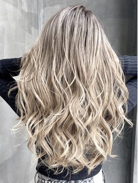 ローリー(Rowlly) ＊セミロング　グラデーションカラースタイル  ＊　BACK