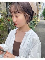 ユー(yew)&nbsp;ベージュ系イヤリングカラー×丸みショート