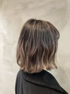 ストーリーズ(storiiz) 外人風バレイヤージュボブ