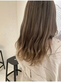 セミロング×グレージュ