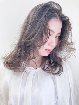 アイティーバイアルバム 松戸店(IT by ALBUM) グレージュハイライト_アースカラーくびれヘア_8673