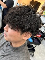 フゥ 宇都宮(FeU)&nbsp;波巻きパーマセンターパートツイストパーマメンズマッシュパーマ