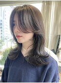 くびれヘア 韓国ヘア ミディアムレイヤー グレージュカラー
