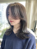 ソピ バイ インビテーション(sopi by invitation) くびれヘア 韓国ヘア ミディアムレイヤー グレージュカラー