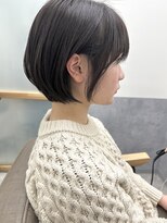 フレームプラス なんば駅前店(FRAME+)&nbsp;オリーブグレージュ　耳掛けショートボブ