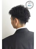 スーツに似合う刈上げアップスタイル