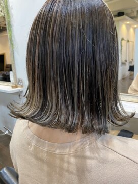 ウル(Ulu) バックコーミングバレイヤージュ