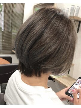 リズム(lysm) ハイライト　グレージュカラー　デザインカラー