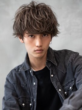 ケアリー 武蔵小杉(Carelly) AUSTIN メンズアップバング×束感ショートマッシュ