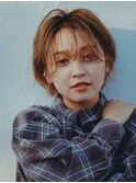 くすみベージュハイトーンショートボブ
