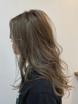 スタジオフォーエイチ(STUDIO 4H) 透明感抜群ハイライト/外国人風カラー/赤味消し/ブルージュ