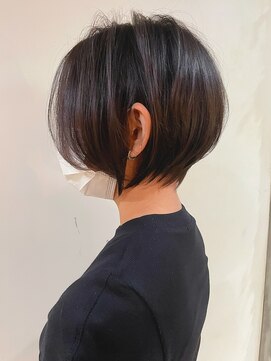 髪質改善と縮毛矯正の専門店 サンティエ(scintiller) 大人可愛い20代30代40代小顔ワンサイドショートボブ丸み前下がり