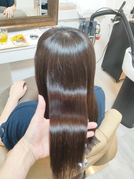 レヴィア 神栖店(revia) 毛髪補修トリートメントで輝く艶髪に☆