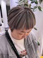 ハイライトと地毛で作る多色ストライプ 白髪活かしハイライト