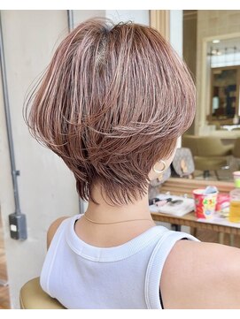 ビュートリアム 南青山(BEAUTRIUM) 大人ショート 束感ショートヘア ニュアンスショート 表参道