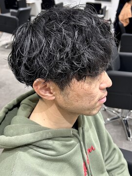 ヒュイル バイ ニアウ(Hwyl by Niau) ツイストスパイラルパーマメンズカットパーママッシュシャドウ