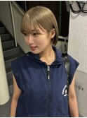 オリーブベージュ