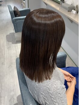 スイ(SUI)の写真/気になる髪のクセやアホ毛を抑え、雨の日や忙しい朝の準備時間も短縮できる◎毎朝のスタイリングが楽に★