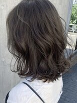 アイヴィ 表参道(IVY) ダークトーングレージュカラー、切りっぱなしボブ