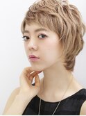 毛束感を楽しめるショートスタイル/ぱっつん前髪/30代40代50代