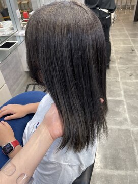 キャラ シャローネ 池袋(Chara Chalone) ダークブラック/ミディアムスタイル【池袋/酸熱トリートメント】