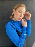 タイトさが可愛い ゴールドカチューシャアレンジ