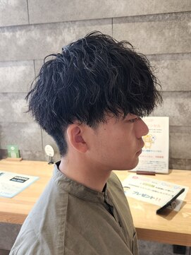 ニアウ 伊勢崎連取店(Niau) 刈り上げショートマッシュ波巻きツイストスパイラルパーマメンズ