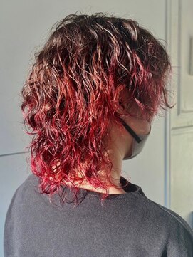 カムジーヘッドカミノウラ(COMEGHEAD KAMINOURA) ツイストスパイラルパーマミディアムウルフメンズカットパーマ