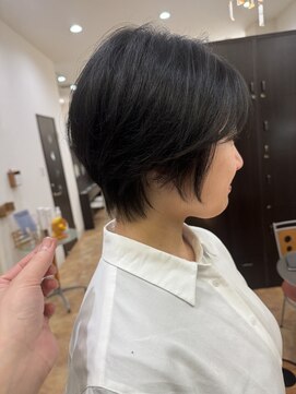 ヘアメイクヒール 【秋冬ぴったり♪大人っぽショートヘア】八戸ショート・20代30代