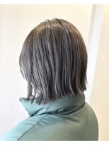 トレパルッキエーレ(tre parrucchiere)&nbsp;［-tre-］切りっぱなしボブ×オリーブカラー　20代/30代/40代