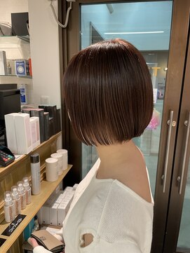 コワファーストナガサキシャンプーボーイ(COIFF1RST NAGASAKI SHAMPOO BOY) 大人ショートボブ丸みショートカットマッシュショート前髪あり