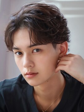 オーシャントーキョー サニー 原宿(OCEAN TOKYO Sunny) フェザーセンターパート