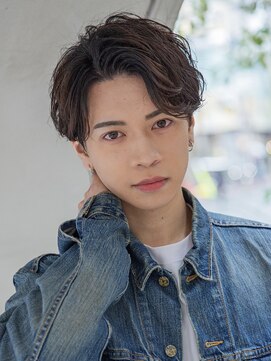 シティ(CITY) 小久保styleフェザーパーマフェザーショートグレーエンドカラー