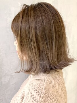 アイティー バイ アルバム 中野店(IT by ALBUM) ハイライトグレージュ_スリークボブ厚めバング_ba275213