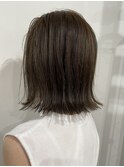ツヤキリッパソトハネグレー