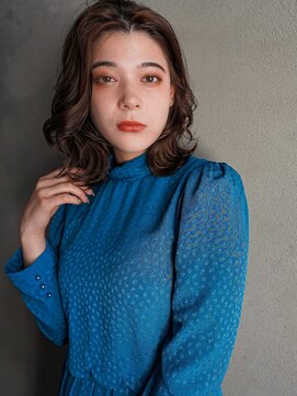 カンナ(Canna) ミディアム/フェザーバング/カーキグレージュ/髪質改善/20代30代