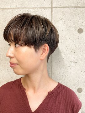 ア セカンド 清藤美容室第弐號(a sekand) ハイライトカラー×刈り上げショートスタイル