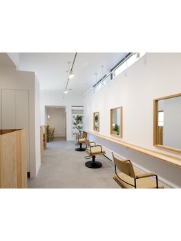 【朝9時～/駐車場有】居心地の良い店内で至福のサロンタイムをお過ごしください♪