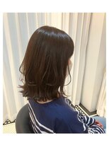 リリー(Rilie)&nbsp;ふんわりカールのミディアムStyle/白髪ぼかしカラー