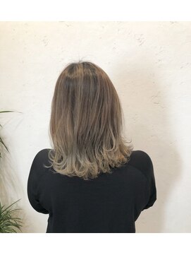 ユニコ(unico) ナチュラルバレイヤージュ+レイヤーカット