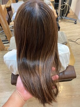 グランバイ アトリエドングリ(Grand × AtlierDonguri) お客様髪質改善データ1435（白髪ぼかしカラー）