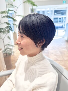 黒髪ショート