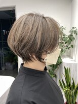 エレ 博多(ere)&nbsp;大人美人ショート/レイヤーカット/白髪ぼかし博多