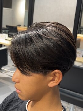 エデアンルクラ 下通(EDEAN Leclat) 熊本メンズヘア曲がる縮毛矯正センターパート